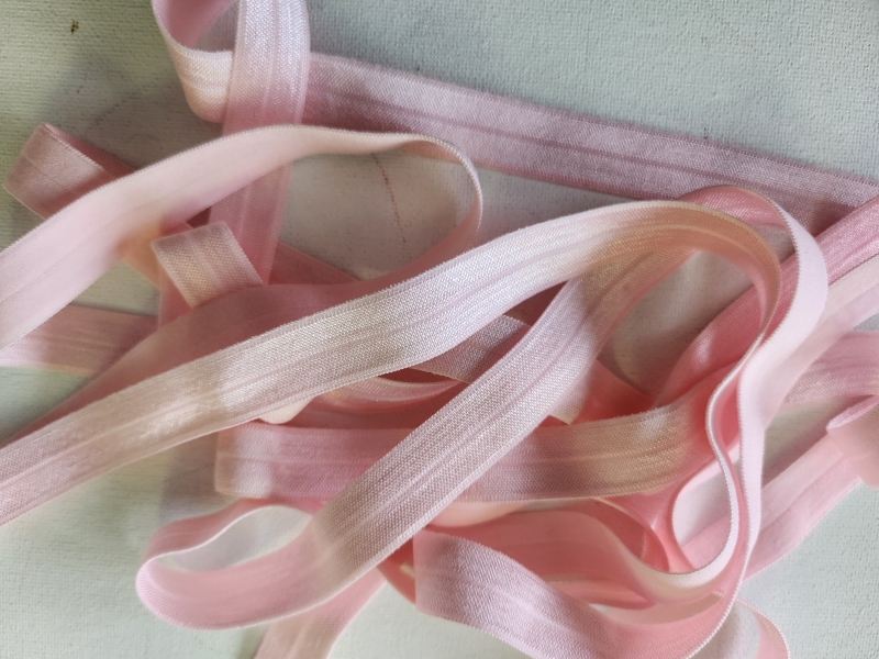 licht roze omvouw elastiek vanaf 3 meter