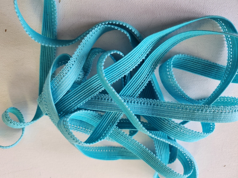 Aqua blauw sier elastiek vanaf 3 meter